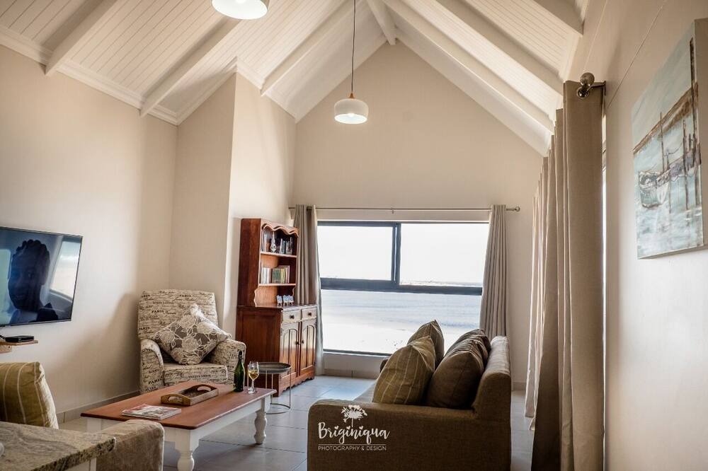 Photo of Livingroom in Britannia Bay