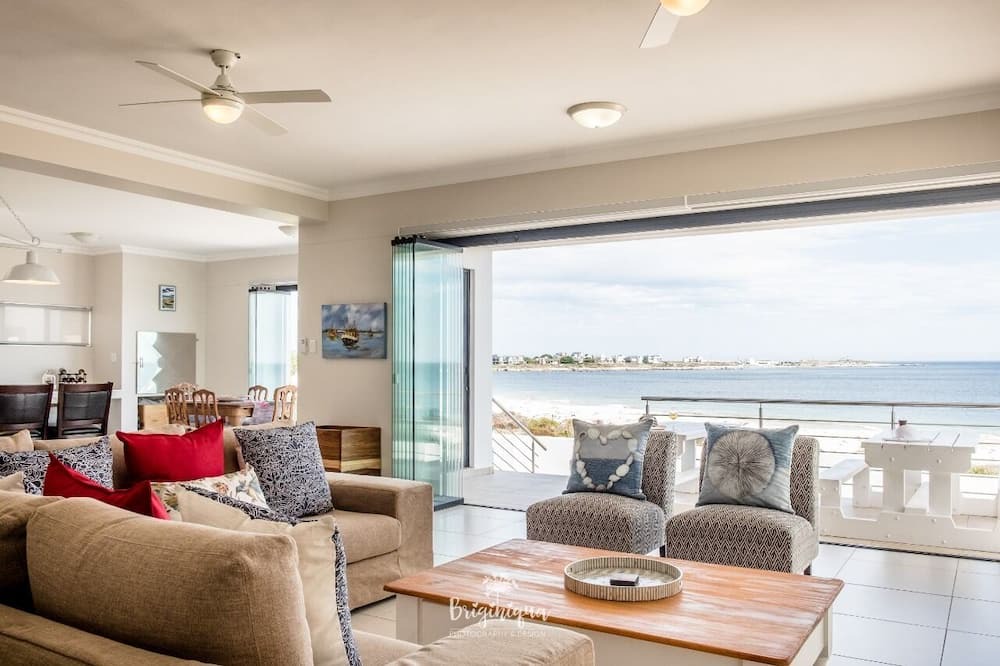 Photo of Livingroom in Britannia Bay