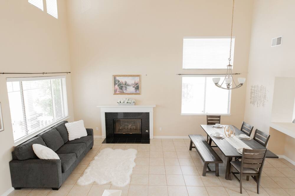 Photo of Livingroom in Silver Creek