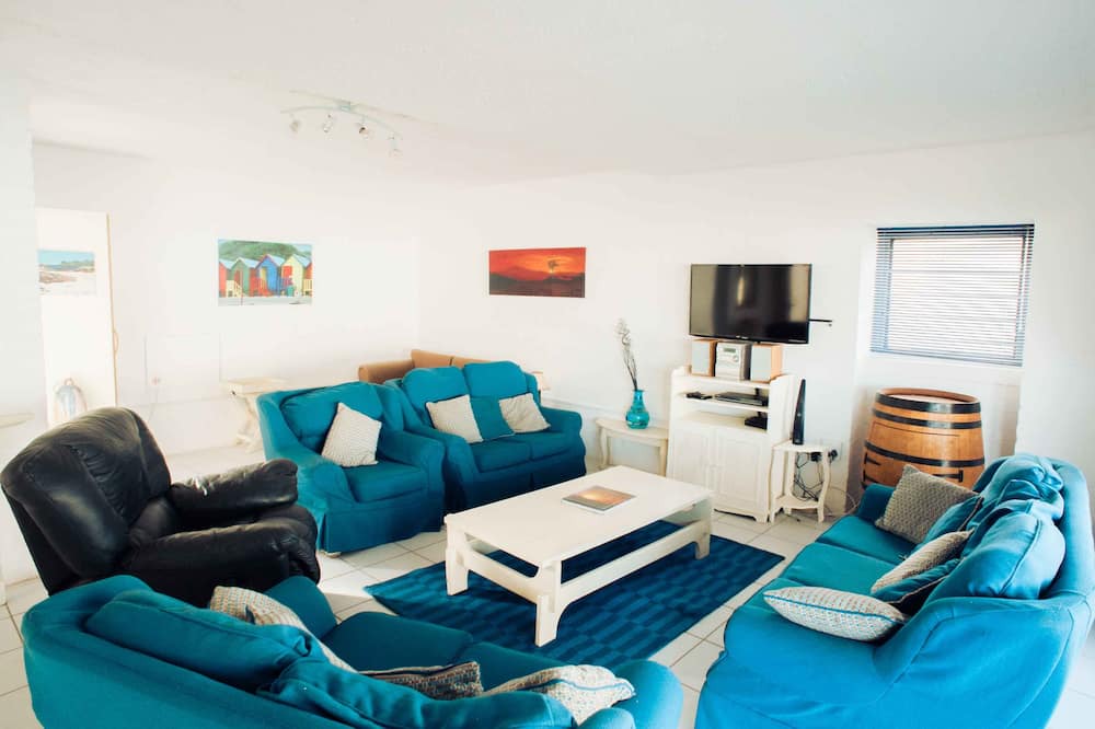 Photo of Livingroom in Gordons Bay Central