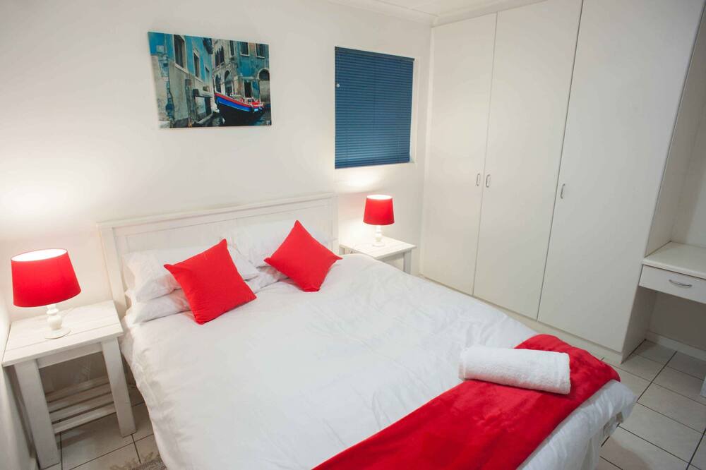 Photo of Bedroom in Gordons Bay Central
