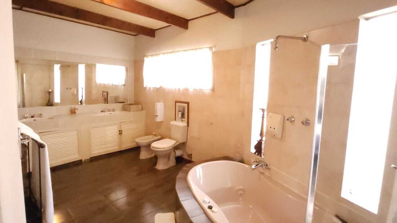 Photo of Bathroom in Universitas