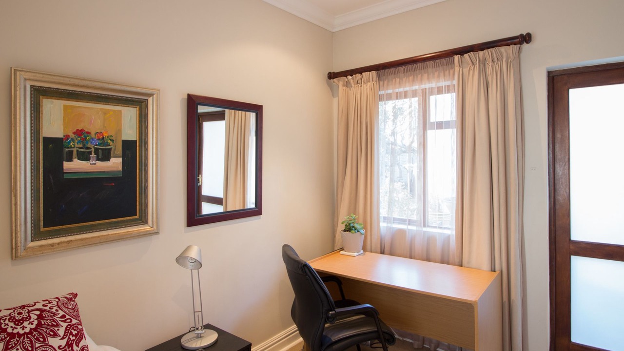 Photo of Bedroom in Pollok Beach
