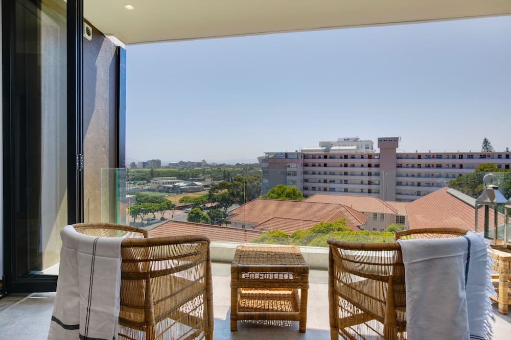 Photo of Patio Balcony in Three Anchor Bay