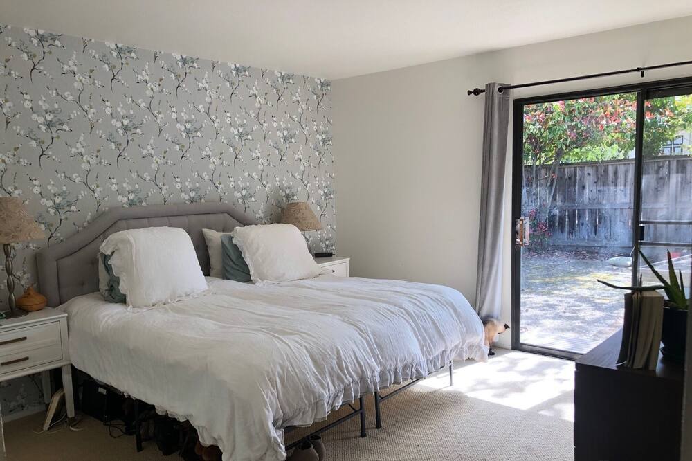 Photo of Bedroom in St. Helena