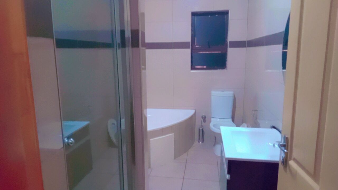 Photo of Bathroom in Greater Johannesburg Metropolitan Area
