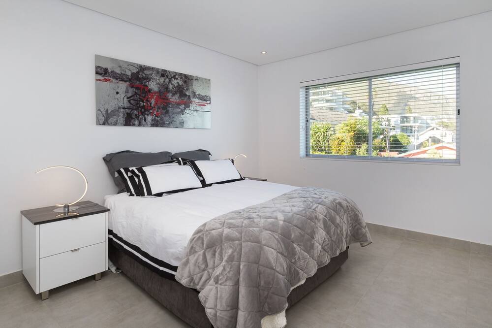 Photo of Bedroom in Sea Point