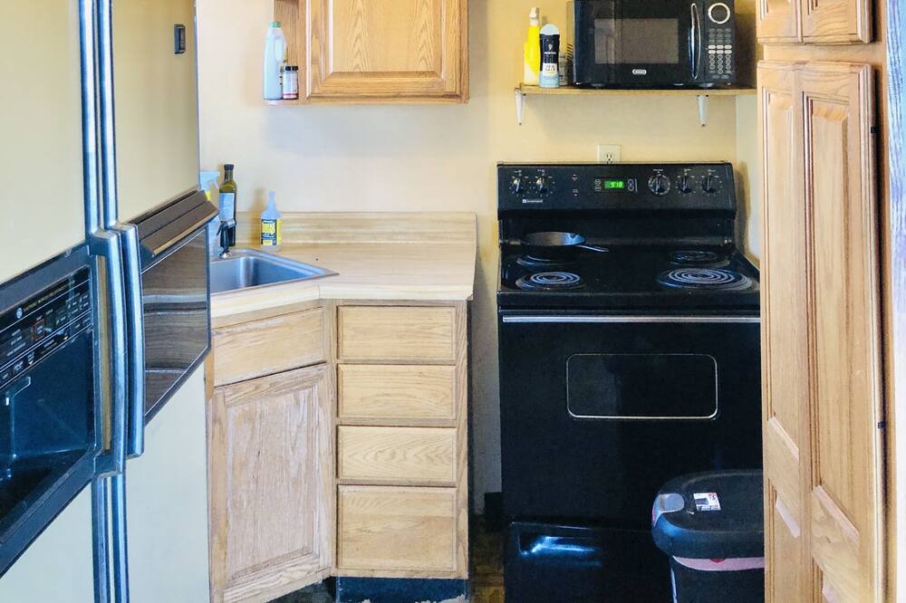 Photo of Kitchen in Mount Davidson Manor