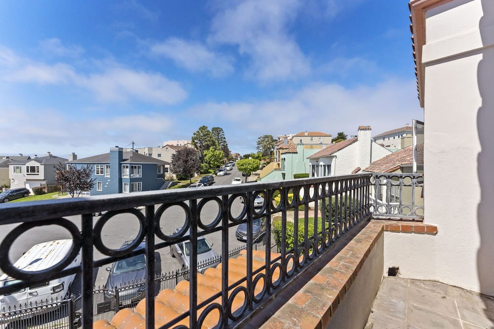 Photo of Patio Balcony in Mount Davidson Manor