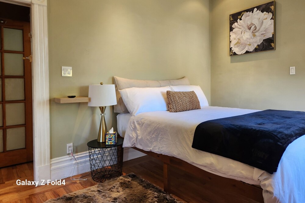 Photo of Bedroom in Ralph Bunche
