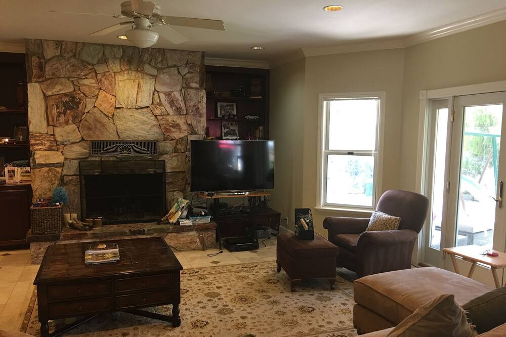 Photo of Livingroom in Silver Creek