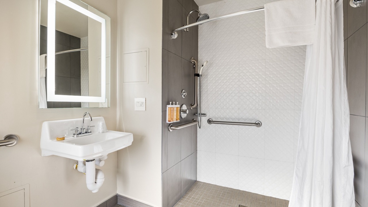 Photo of Bathroom in Little Saigon