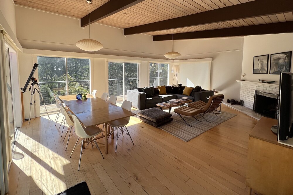 Photo of Livingroom in Bolinas