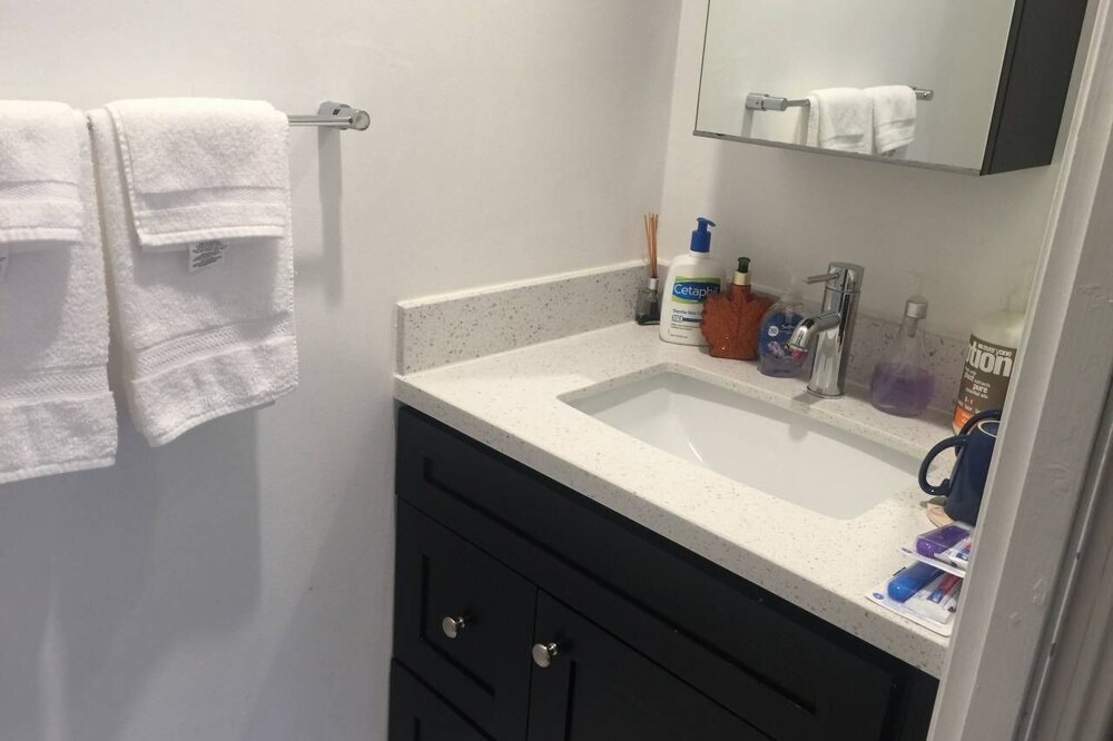 Photo of Bathroom in Outer Sunset