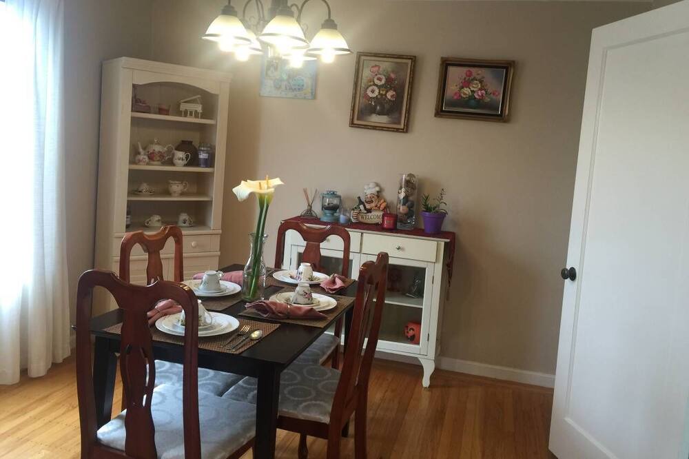 Photo of Bedroom in Outer Sunset