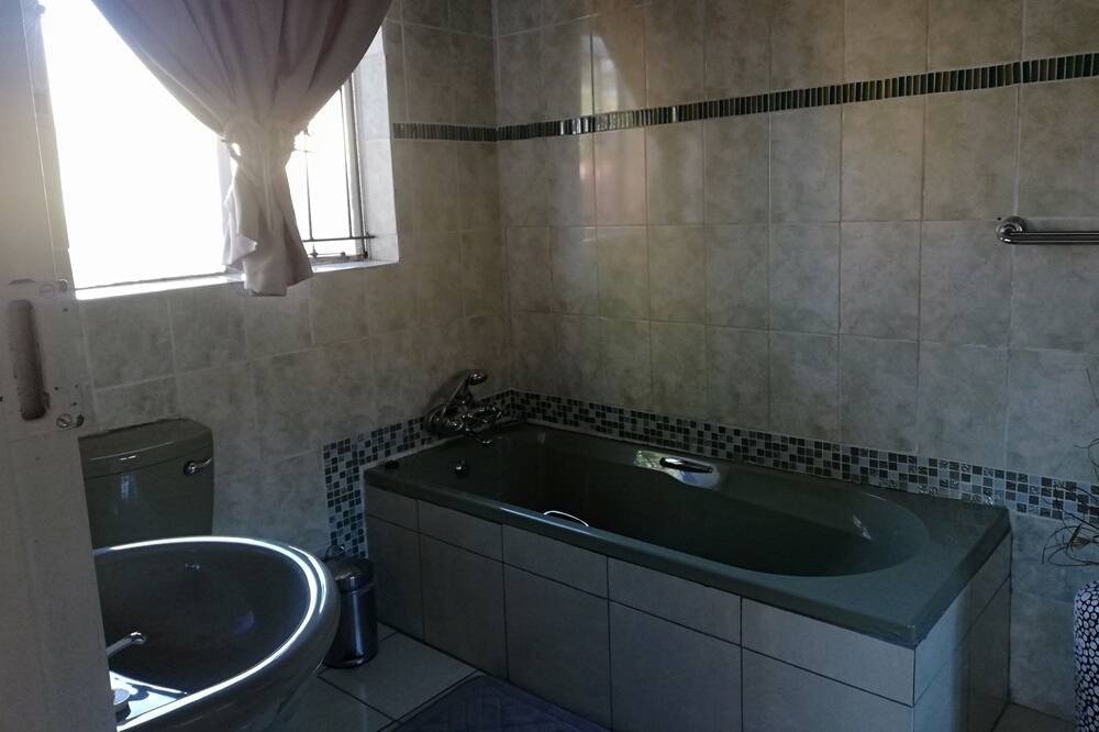 Photo of Bathroom in Mmabatho