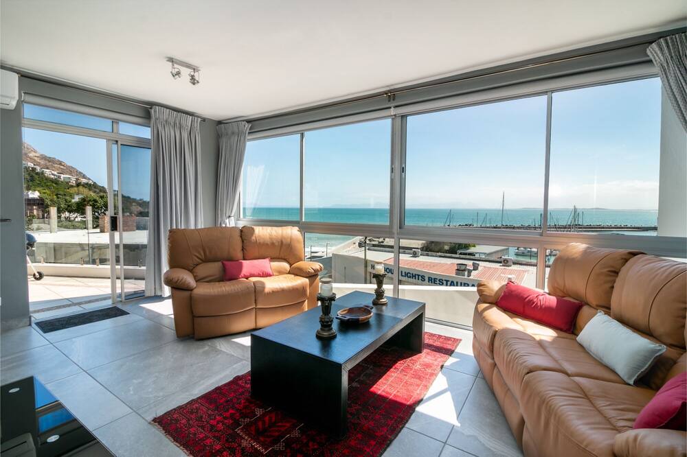 Photo of Livingroom in Gordons Bay Central
