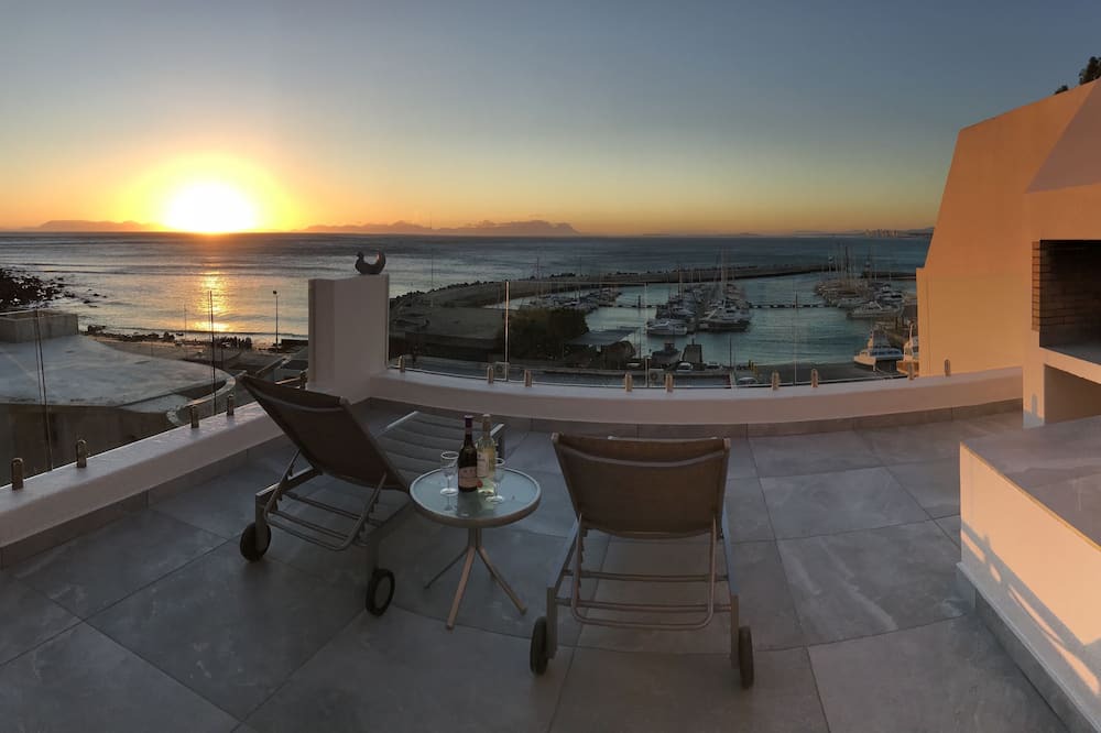 Photo of Patio Balcony in Gordons Bay Central