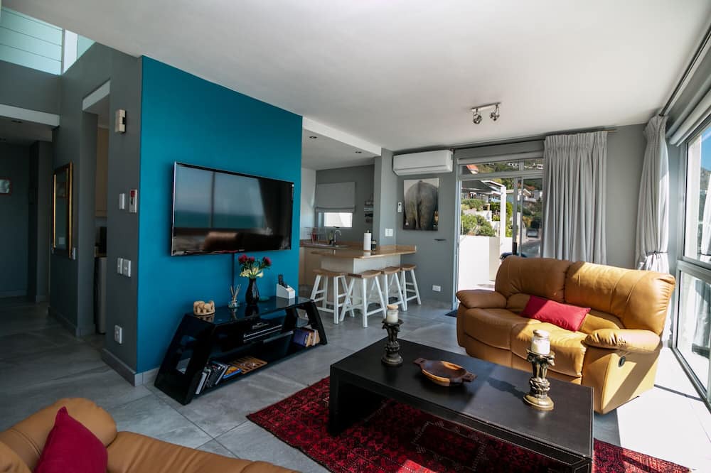 Photo of Livingroom in Gordons Bay Central
