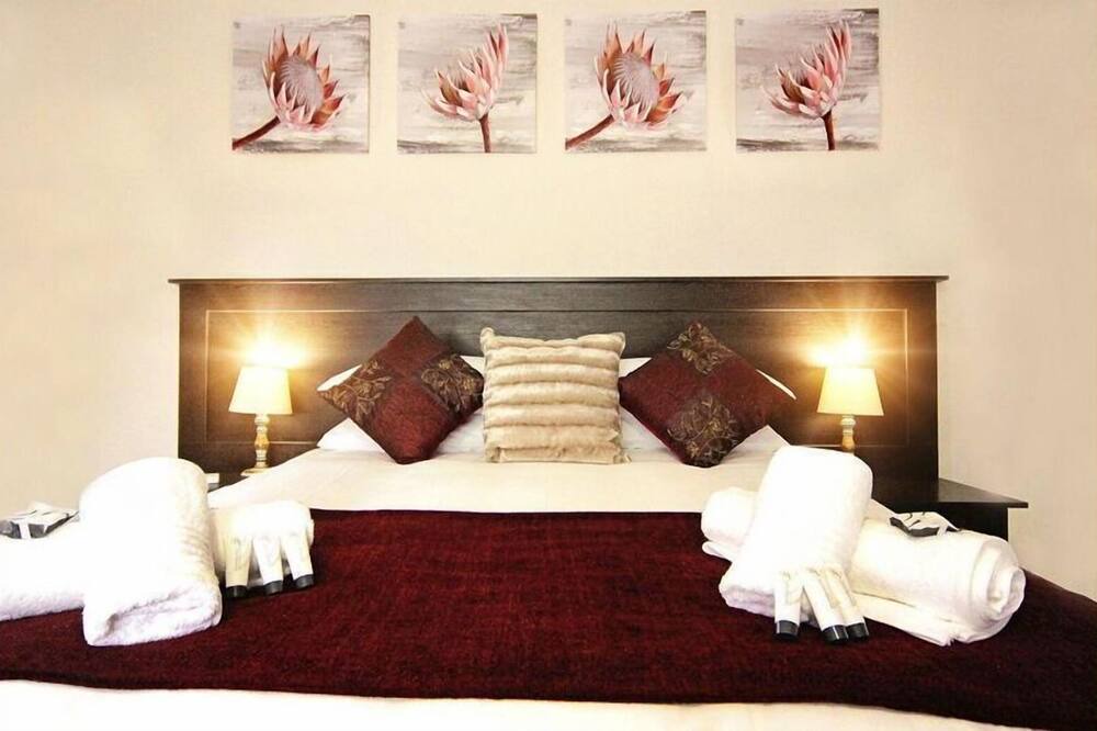 Photo of Bedroom in Komani