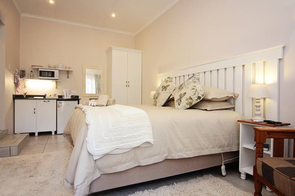 Photo of Bedroom in Komani