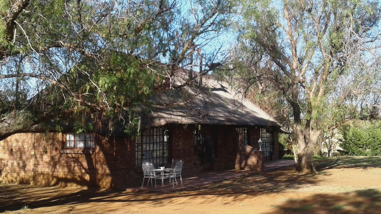 Photo of Buildings in Philippolis