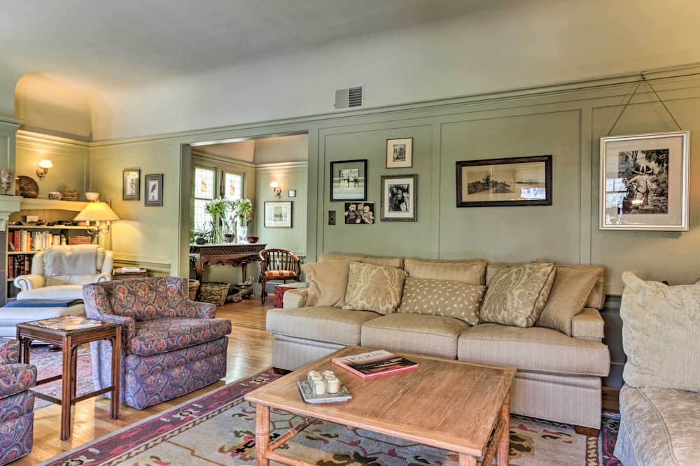 Photo of Livingroom in Panhandle