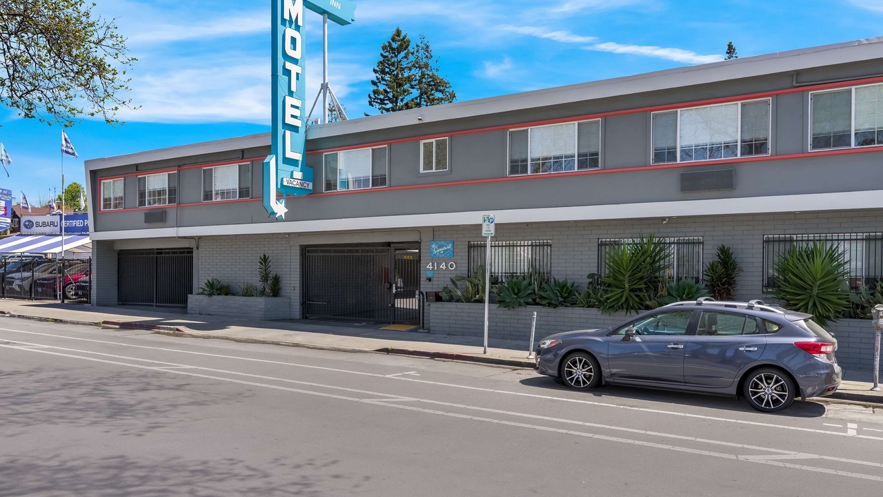 Photo of Outdoor in Piedmont Avenue