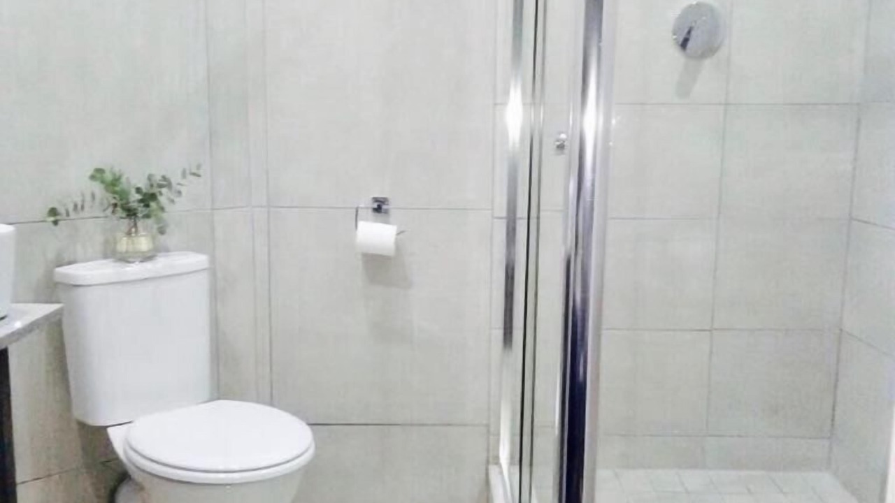 Photo of Bathroom in Universitas