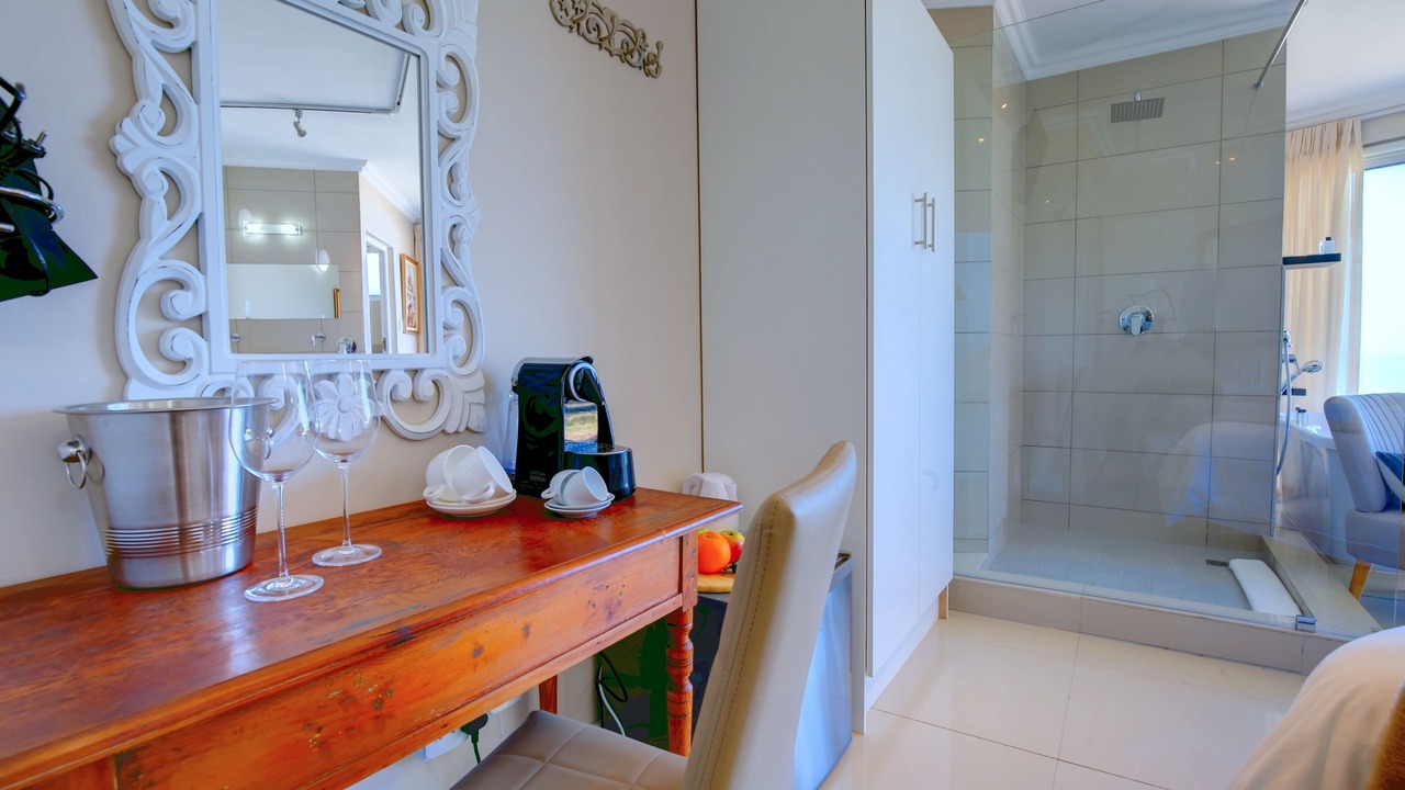Photo of Bedroom in Wilderness Beach