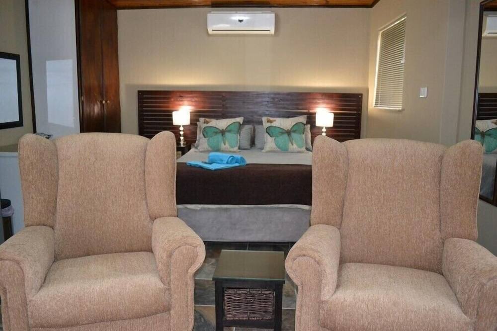 Photo of Livingroom in Fichardt Park