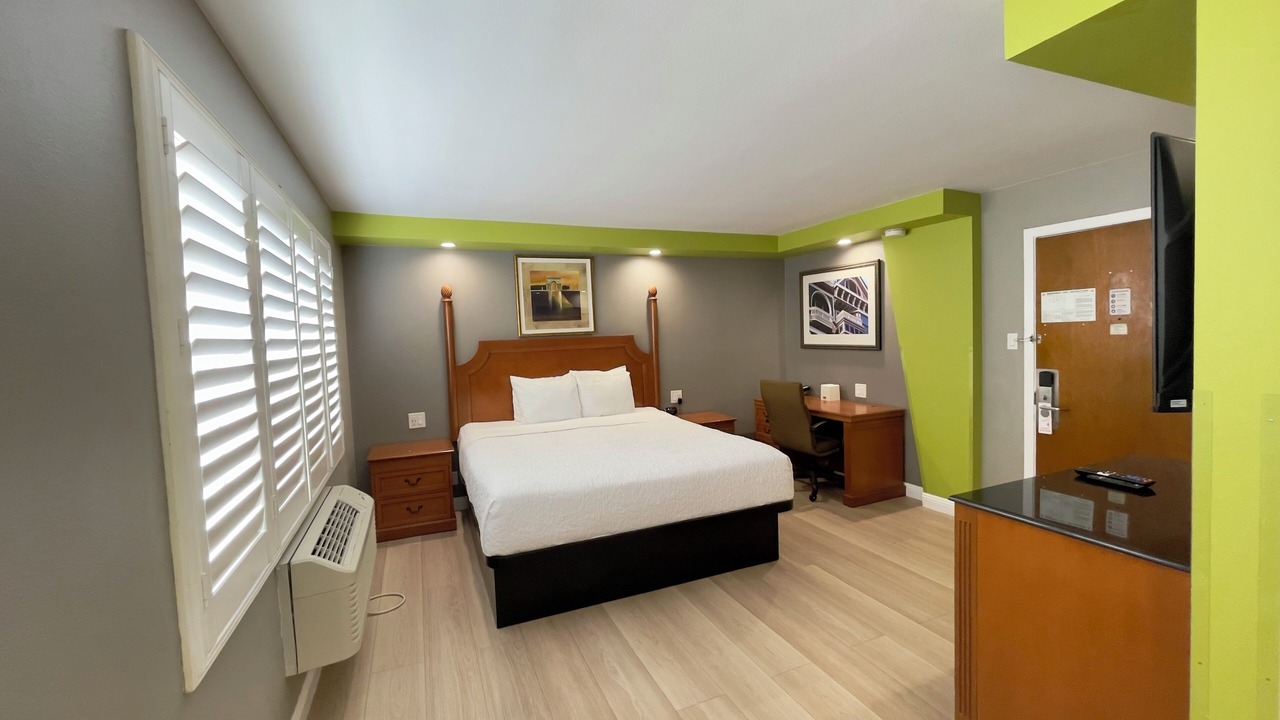 Photo of Bedroom in Outer Sunset