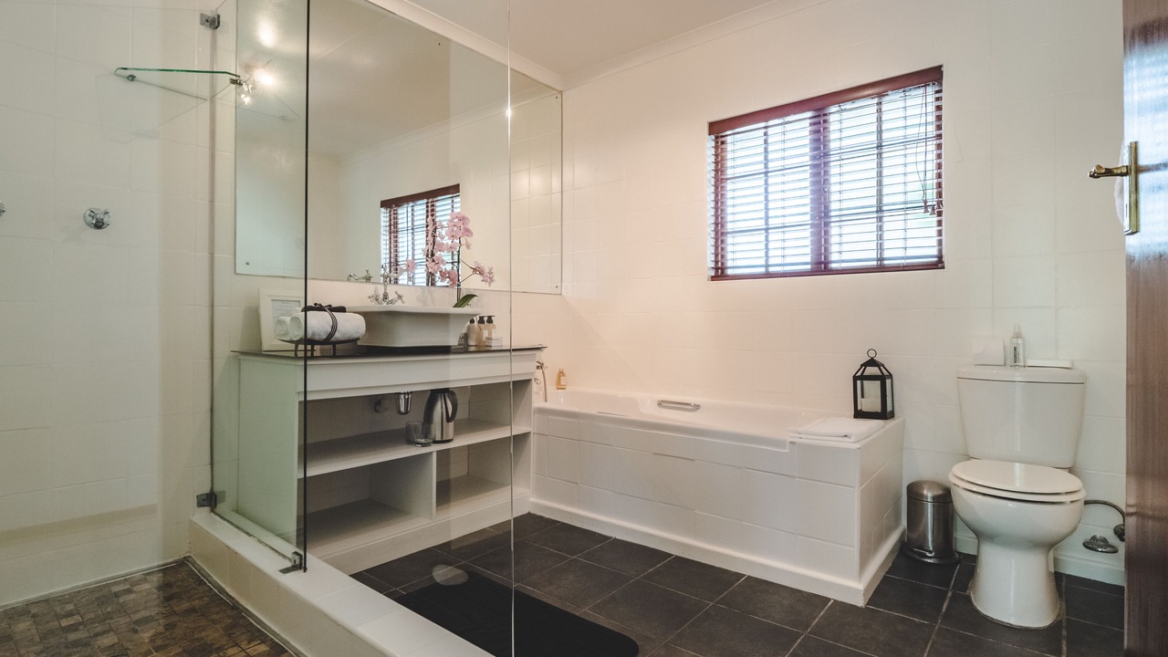 Photo of Bathroom in Buffalo Hills Game Reserve