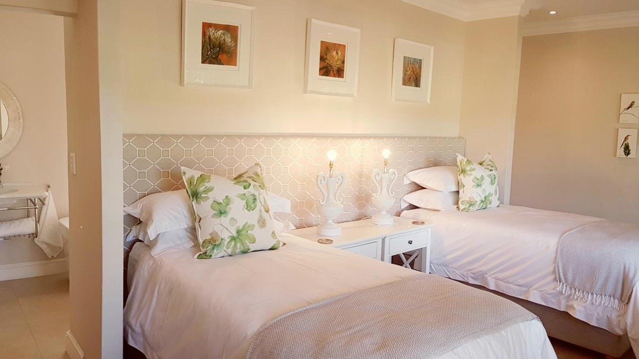 Photo of Bedroom in Curry's Post