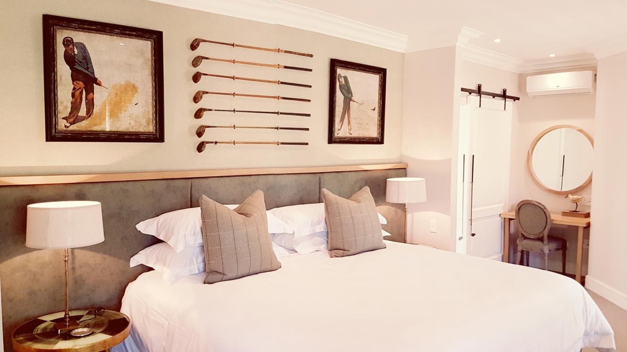 Photo of Bedroom in Curry's Post
