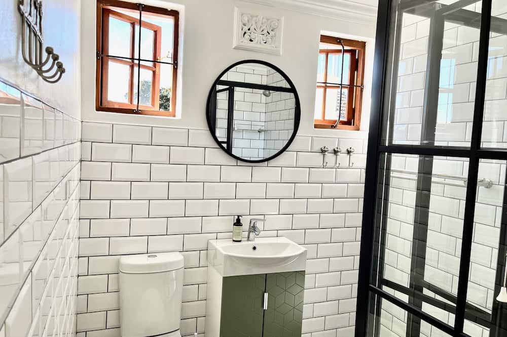 Photo of Bathroom in Newlands