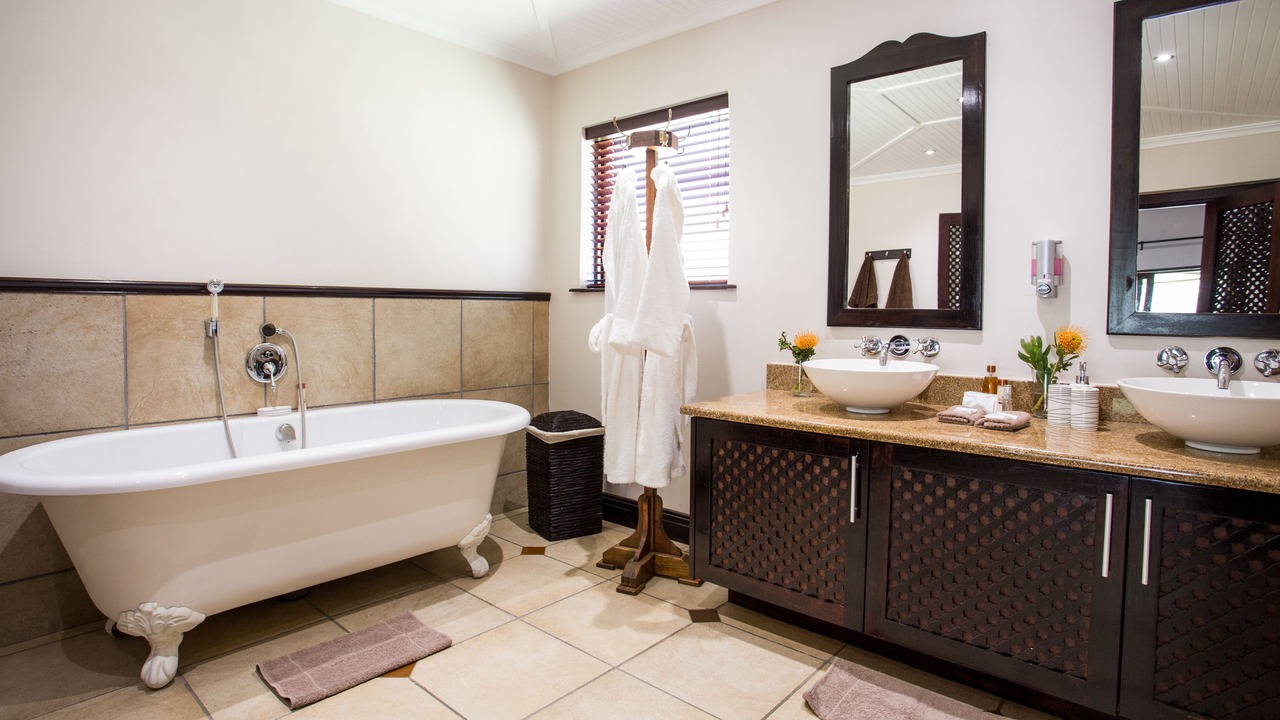 Photo of Bathroom in Oudtshoorn