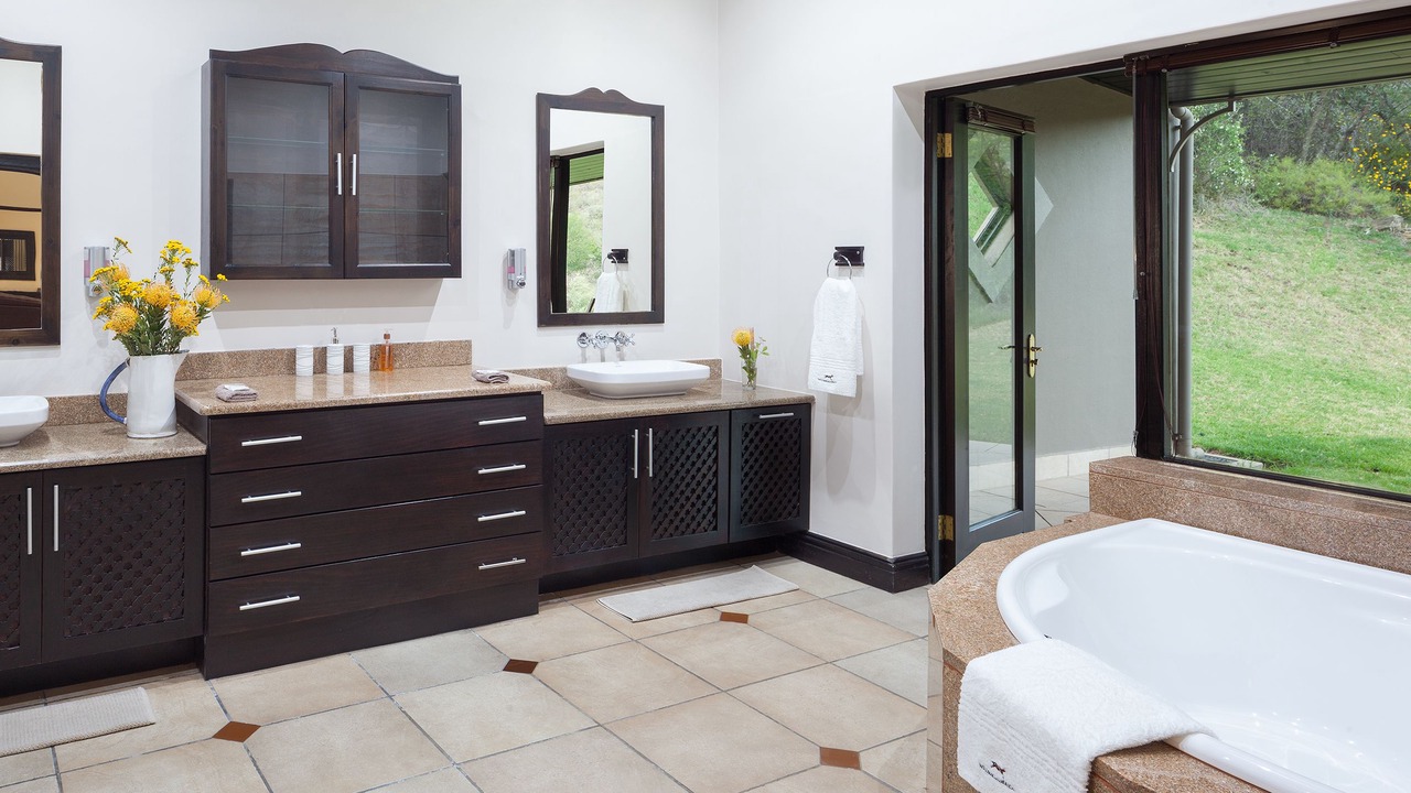 Photo of Bathroom in Oudtshoorn