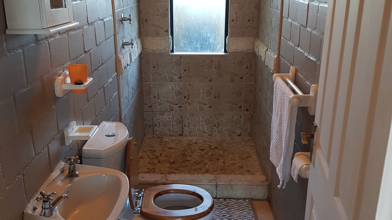 Photo of Bathroom in Grotto Bay