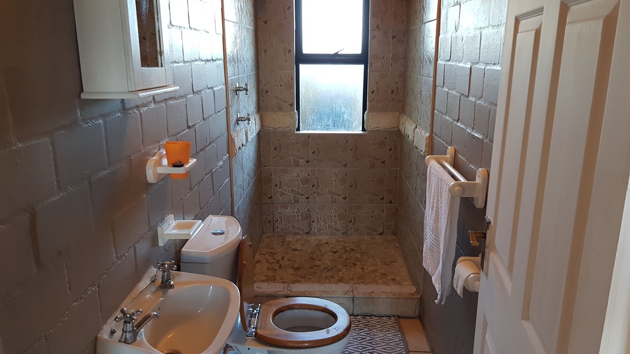 Photo of Bathroom in Grotto Bay