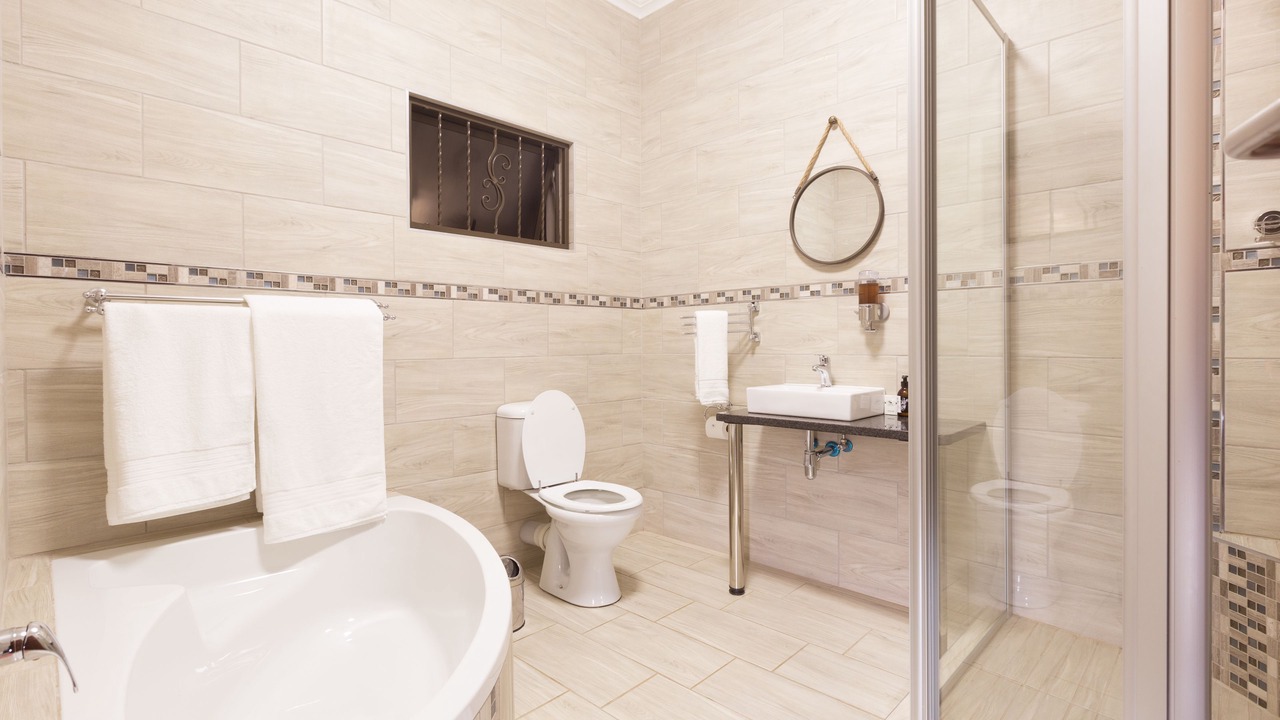 Photo of Bathroom in Eldoraigne