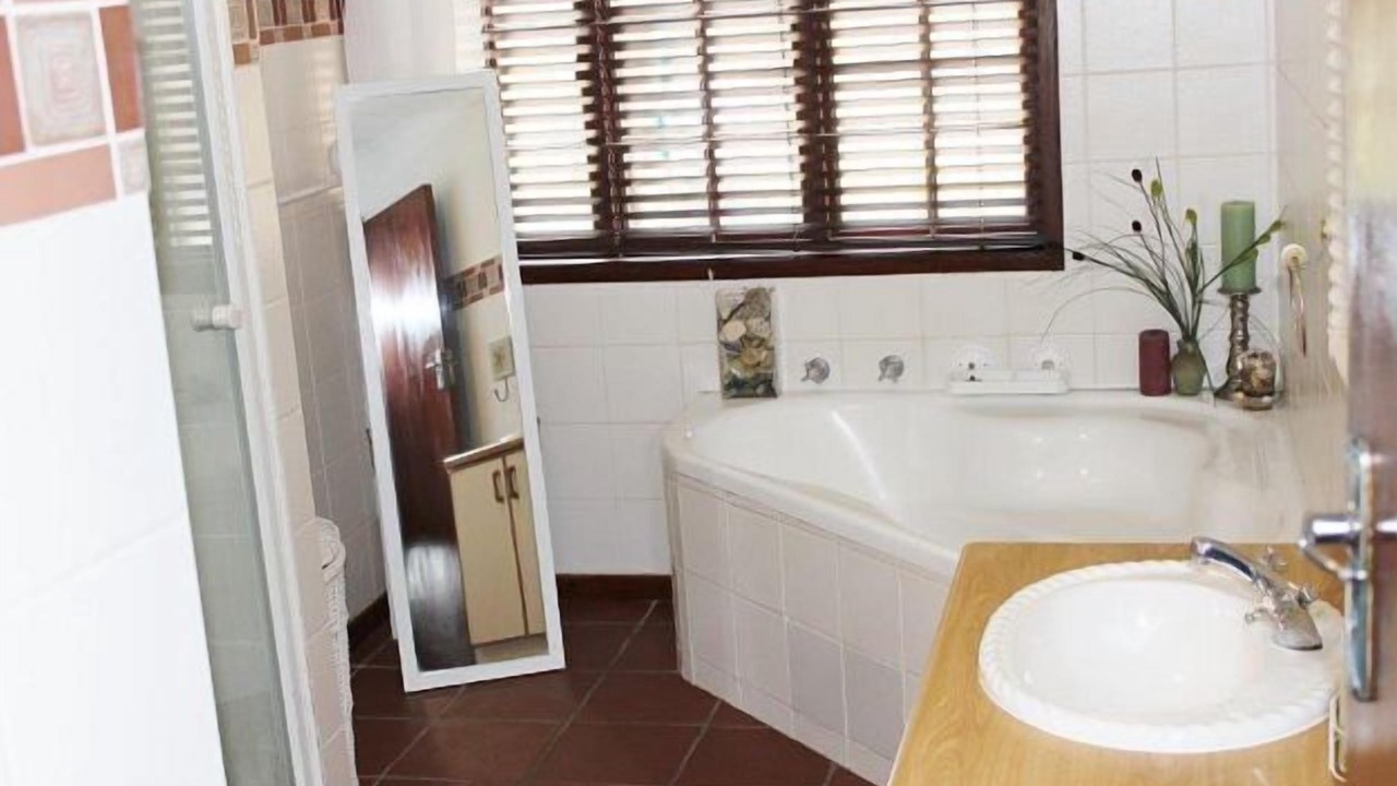 Photo of Bathroom in Great Brak River