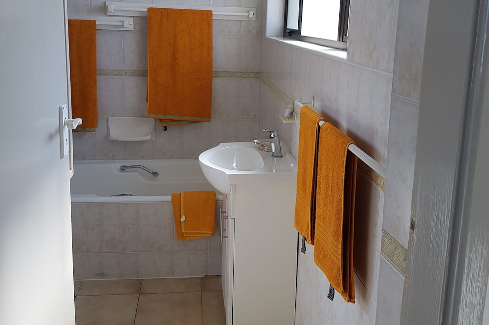 Photo of Bathroom in Umdloti