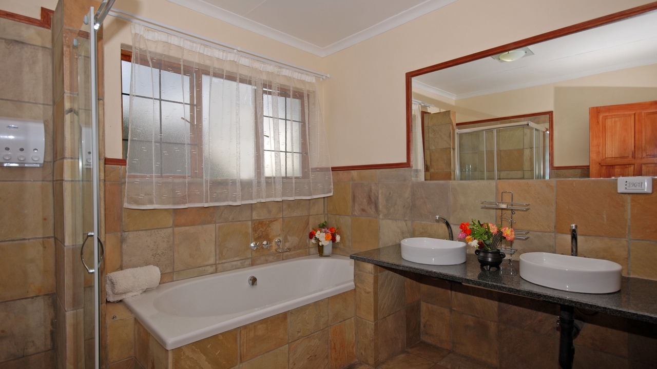 Photo of Bathroom in Greater Johannesburg Metropolitan Area