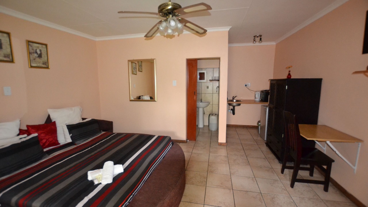 Photo of Bedroom in Emalahleni
