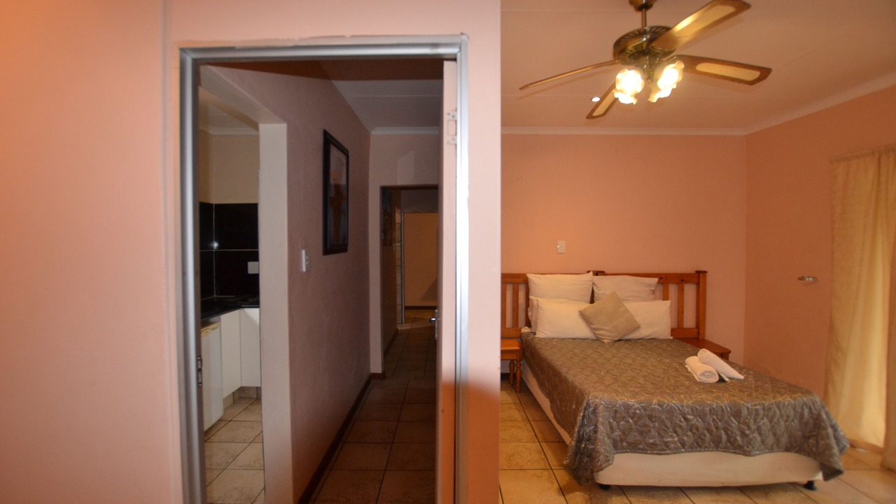 Photo of Bedroom in Emalahleni