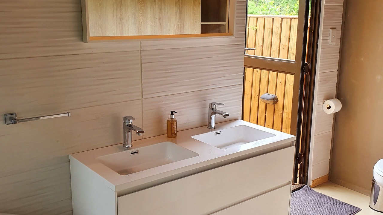 Photo of Bathroom in Thorny Bush Game Reserve