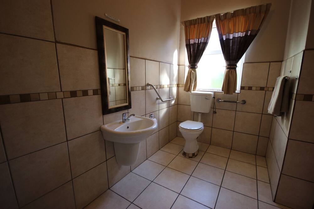 Photo of Bathroom in Beaufort West