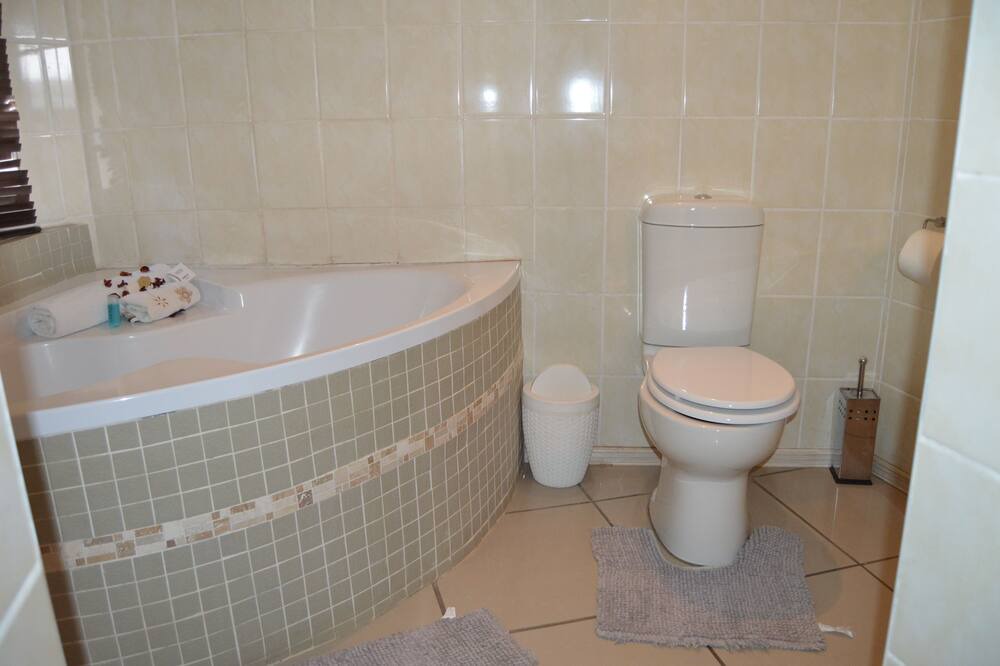 Photo of Bathroom in Moses Kotane