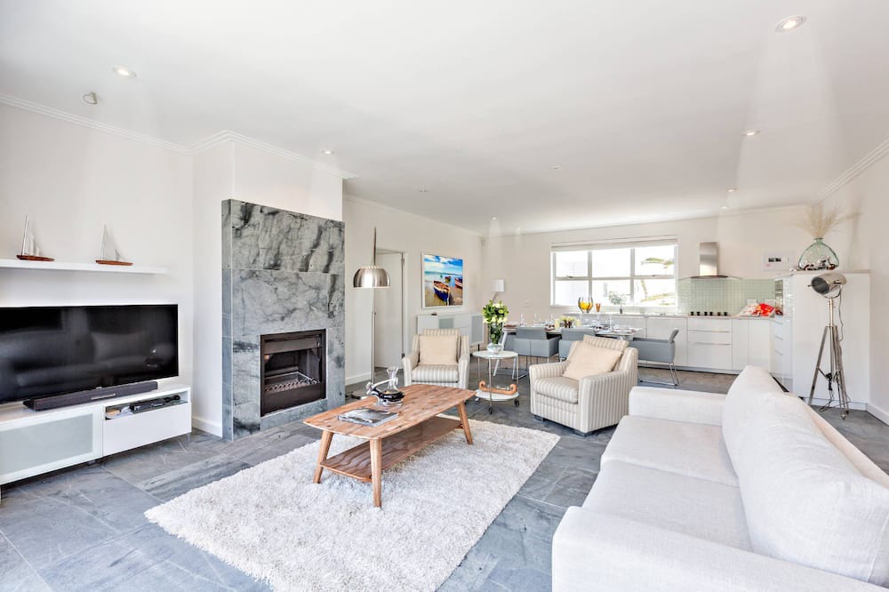Photo of Livingroom in Sunset Beach